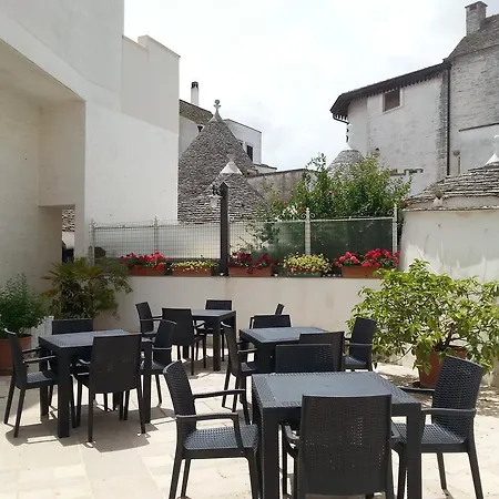 Trulli Piazza Roma 펜션 *